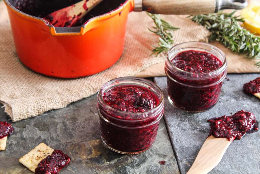 Food-lovers in your life will go crazy for this healthy homemade blackberry chia jam recipe that's perfect as a DIY Christmas gift or stocking stuffer.