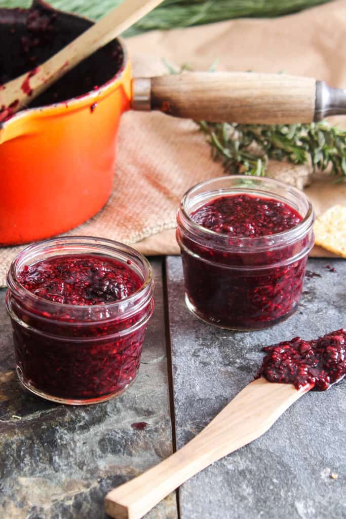 Food-lovers in your life will go crazy for this healthy homemade blackberry chia jam recipe that's perfect as a DIY Christmas gift or stocking stuffer.