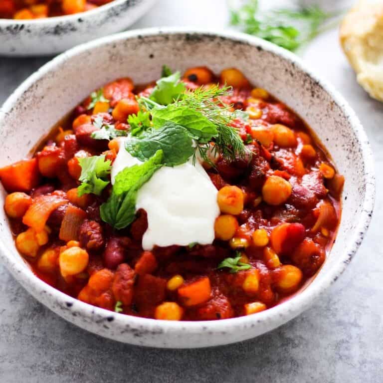 Harissa and white bean chili with chickpeas.