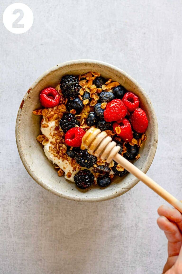 Quick And Easy Greek Yogurt Bowls With Berries Grateful Grazer